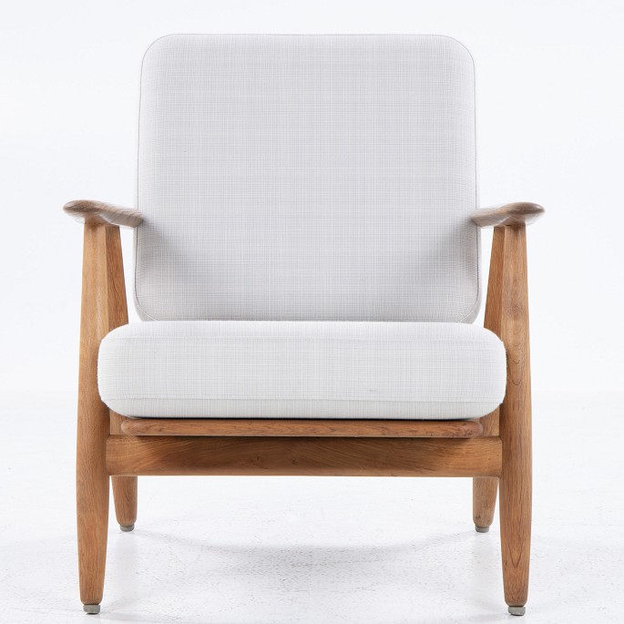 Hans J. Wegner / GETAMA
GE 240 - 