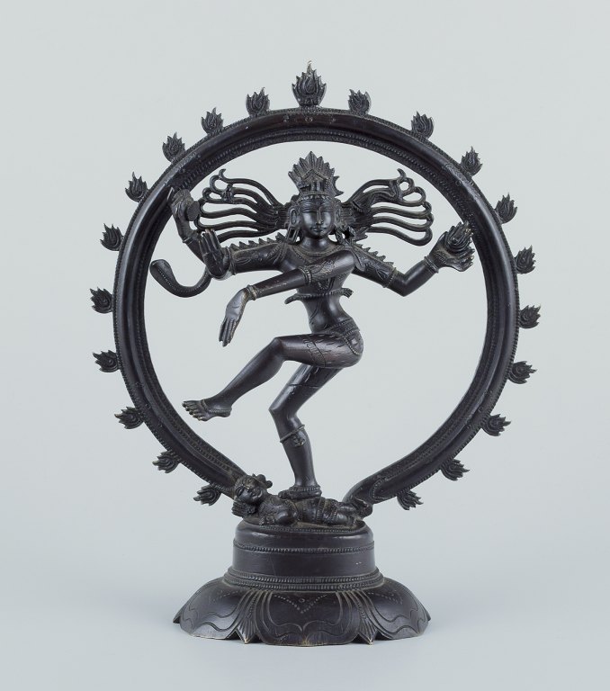 Hinduistisk bronzeskulptur af Shiva.