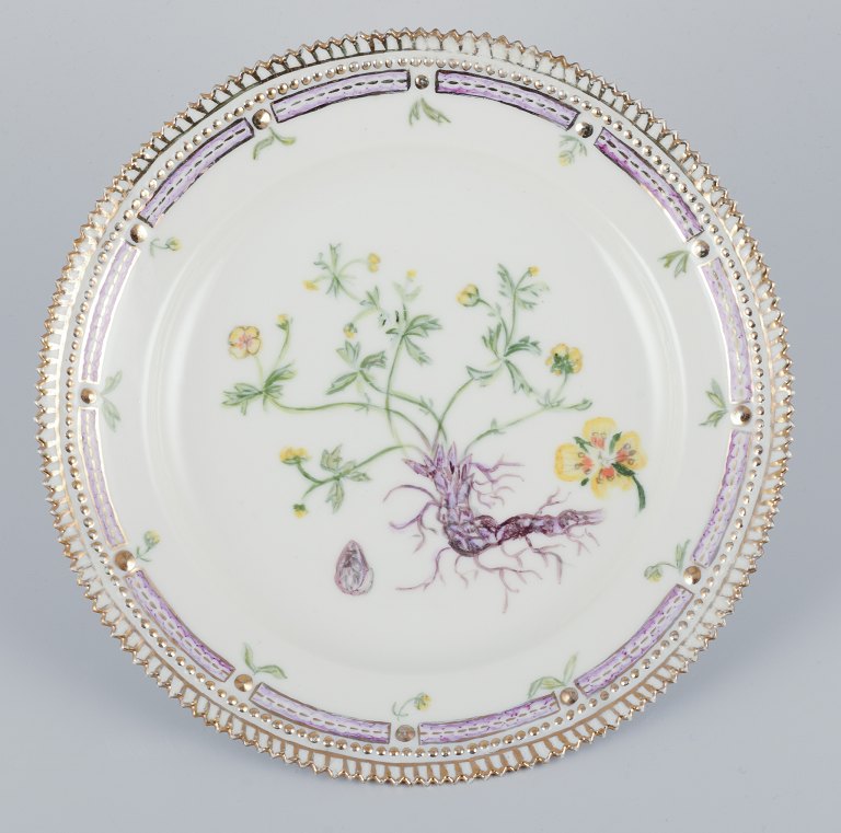 Royal Copenhagen Flora Danica. Frokosttallerken i håndmalet porcelæn.