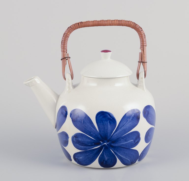 Upsala-Ekeby / Gefle, Sweden.
Retro "Paula" ceramic teapot.