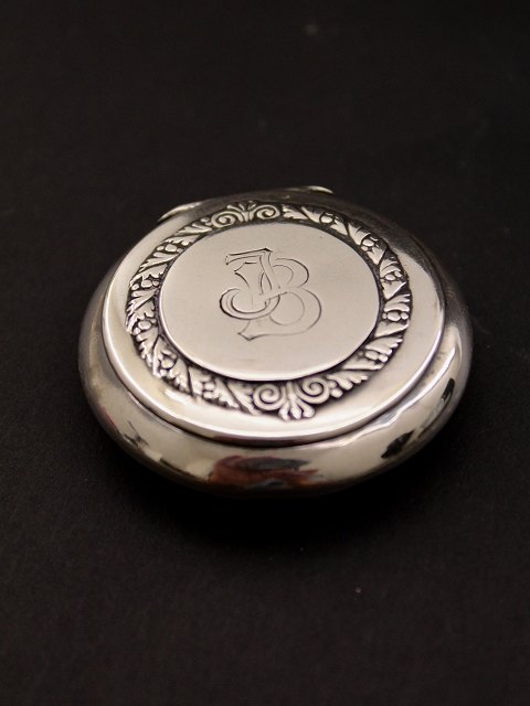 830 silver pill box