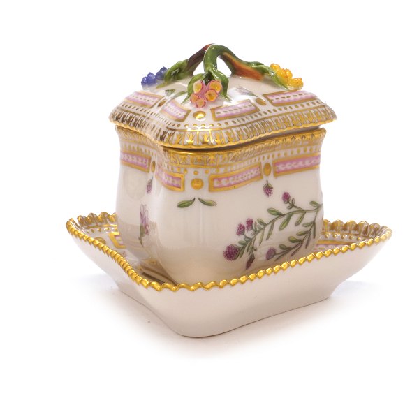 Royal Copenhagen Flora Danica custard cup 3575 "Corrigiola littoralis L". H: 9cm