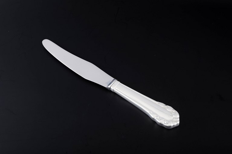 Georg Jensen
Frokostkniv i mønsteret "Liljekonval" (Lily of the Valley).