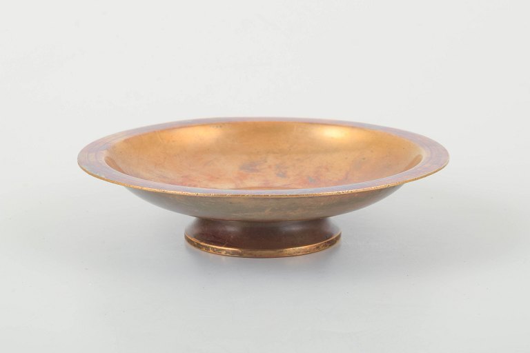 Bronce, Danish design
Footed bowl in a classic form.
