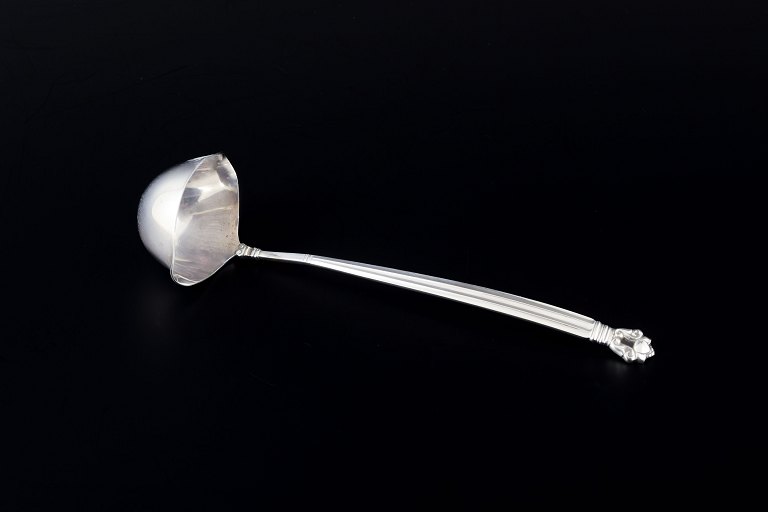 Georg Jensen
Smørsauceske i mønsteret “Konge”.
Sterling sølv.