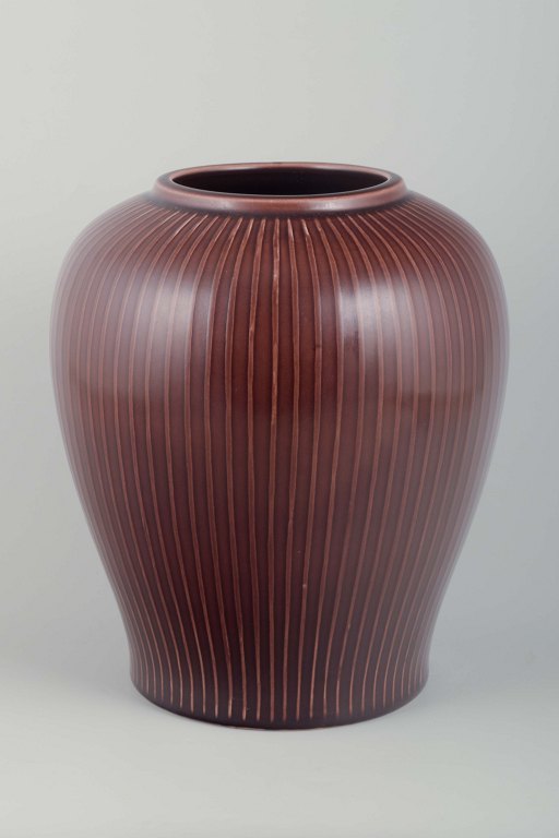Aluminia "Marselis" large faience vase.
