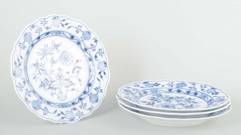 Meissen
4 middagstallerkener, “Løgmønstret”, midten af 1900-tallet.