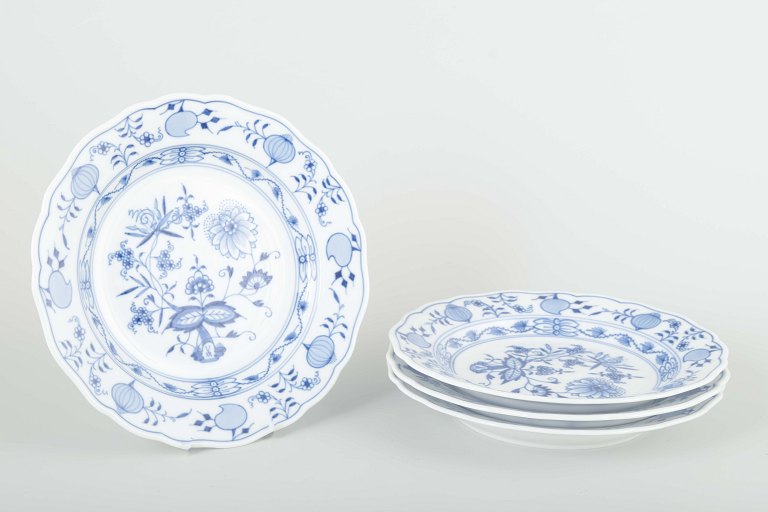 Meissen
4 tallerkener, “Løgmønstret”, midten af 1900-tallet.