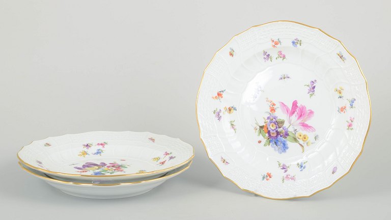 MeissenSæt på tre middags­tallerkener, tidlig 1900-tallet.