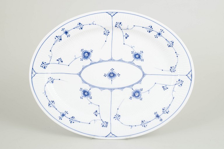Royal CopenhagenBlue Fluted Plain oval serving dish, 1920s.