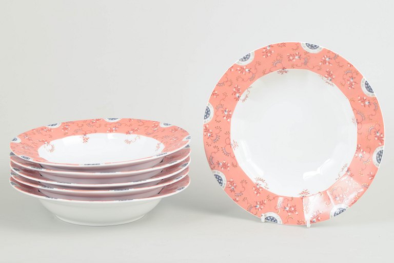Royal Copenhagen, Fairytale sæt på 6 dybe tallerkener.