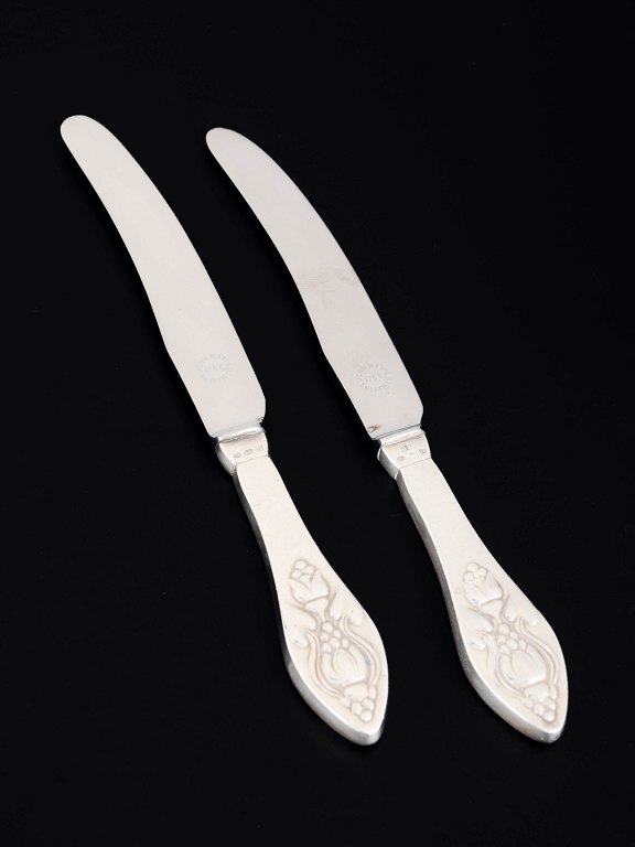 Georg Jensen, to frugtknive, Klokke.