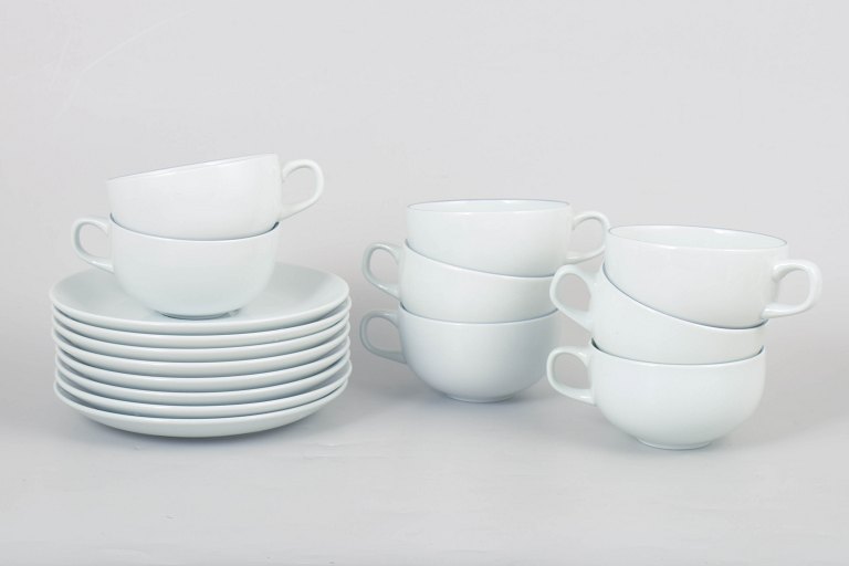 Grethe Meyer for Royal Copenhagen, sæt af otte Blåkant kaffekopper med tilhørende underkopper.
