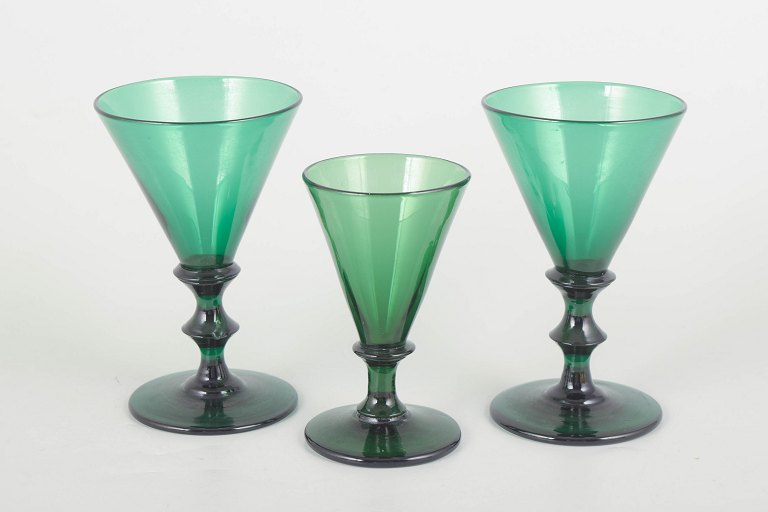 Jacob E. Bang for Holmegaard/Kastrup Glasværk, sæt med tre sherry- og portvinsglas.