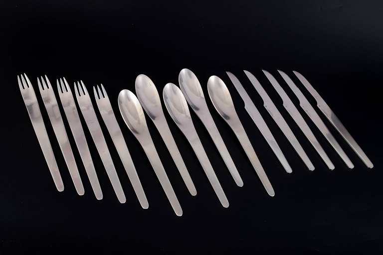 Arne Jacobsen for Georg Jensen, komplet middagsbestik til fem personer.