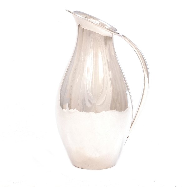 Johan Rohde for Georg Jensen vandkande i lethamret sterlingsølv #432A. H: 23cm. V: 558gr